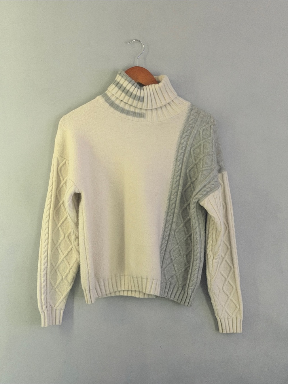 Turtleneck Cable Knit Sweater in Cream and Light Gray